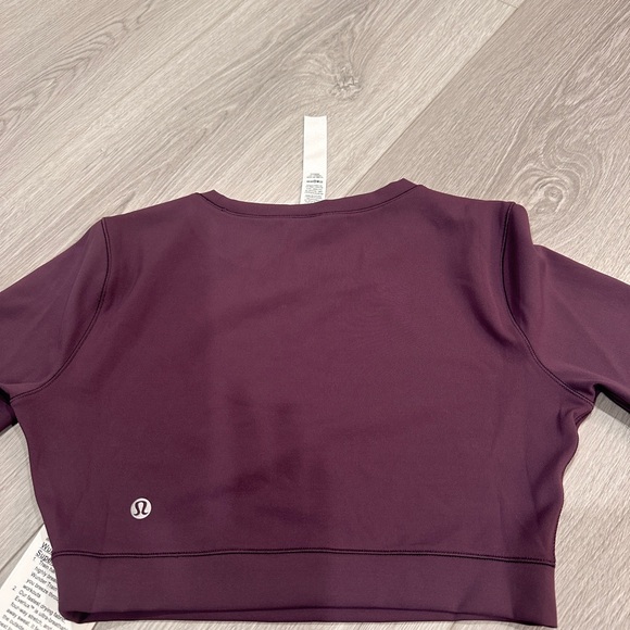 Lululemon cropped shirt - Picture 2 of 3